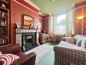 Lounge- click for photo gallery